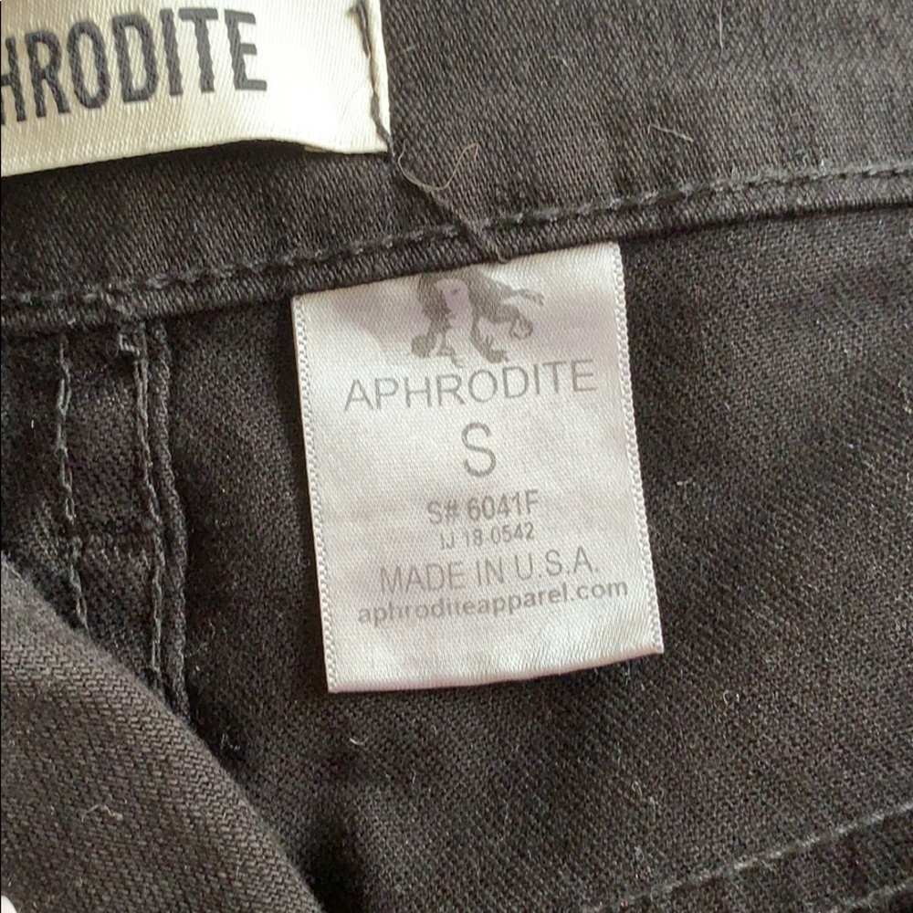 Black Jean shorts - Picture 3 of 4